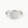 Lyra Minimal Oval Signet Ring