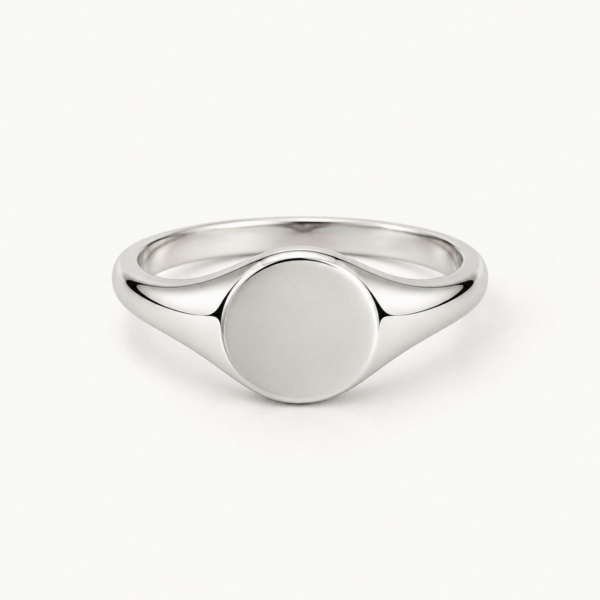 Lyra Minimal Oval Signet Ring